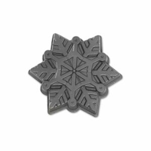 Forma na pečenie v striebornej farbe Nordic Ware Snowflake